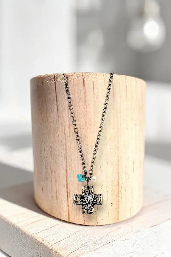 HEART CENTERED CROSS PENDANT NECKLACE AND HEART DANGLE EARRING SET - SweetShine c.o.c. 