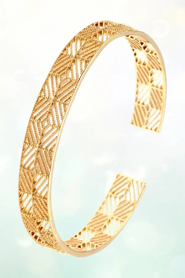 GEOMETRIC PATTERN CUT OUT DETAIL LUSTROUS CUFF BRACELET - SweetShine c.o.c. 