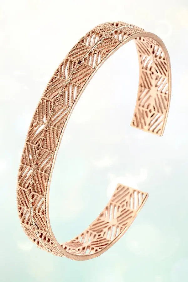 GEOMETRIC PATTERN CUT OUT DETAIL LUSTROUS CUFF BRACELET - SweetShine c.o.c. 