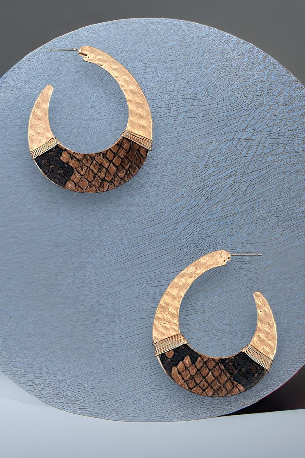 SNAKE PRINT HAMMERED GOLD SEMI HOOP EARRING
