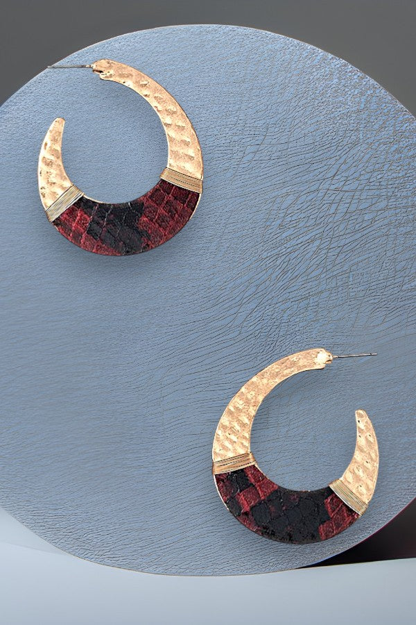 SNAKE PRINT HAMMERED GOLD SEMI HOOP EARRING