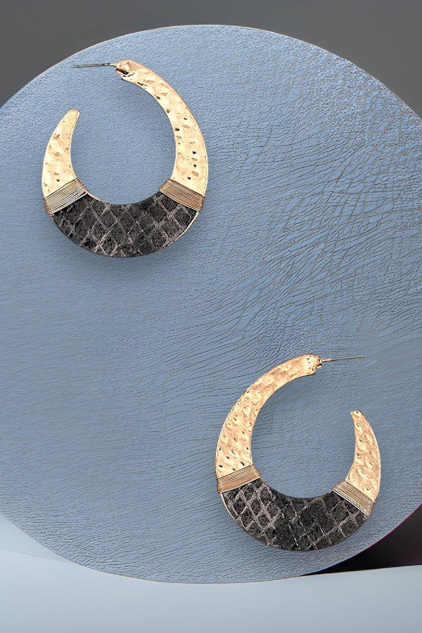 SNAKE PRINT HAMMERED GOLD SEMI HOOP EARRING