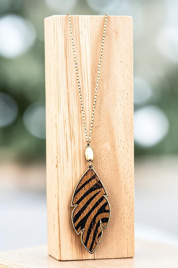 ANIMAL PRINT LEAF PENDANT LONG NECKLACE AB-SS
