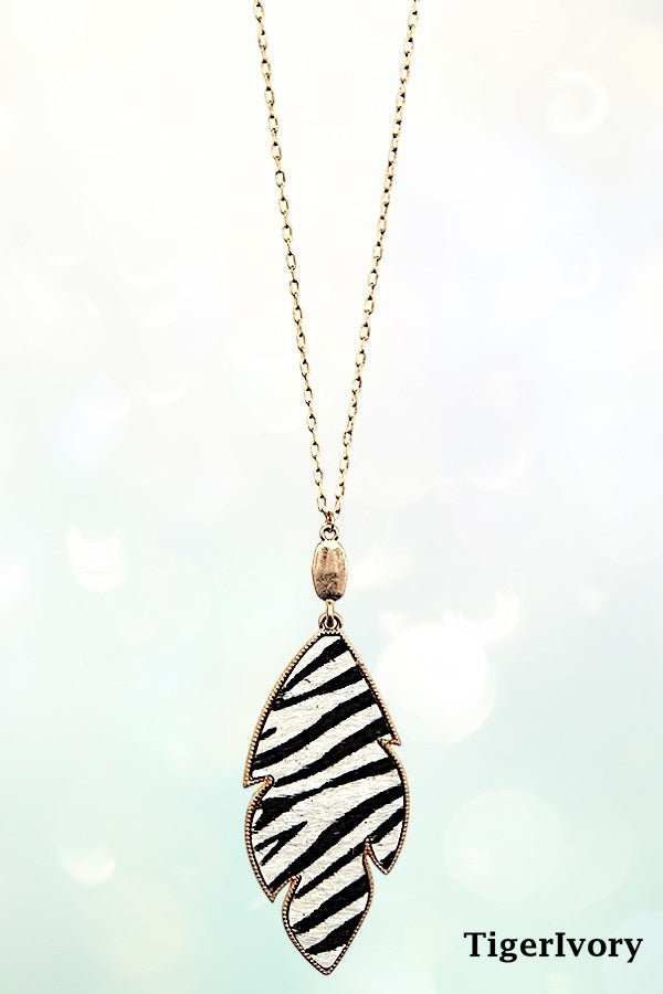 ANIMAL PRINT LEAF PENDANT LONG NECKLACE AB-SS