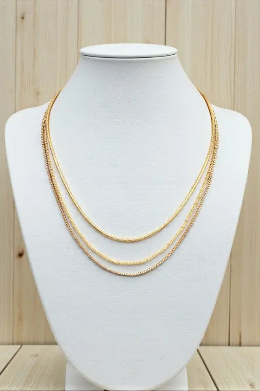 THREE DIFFERENT CHAINS LAYERED SHORT NECKLACE - SweetShine c.o.c. 
