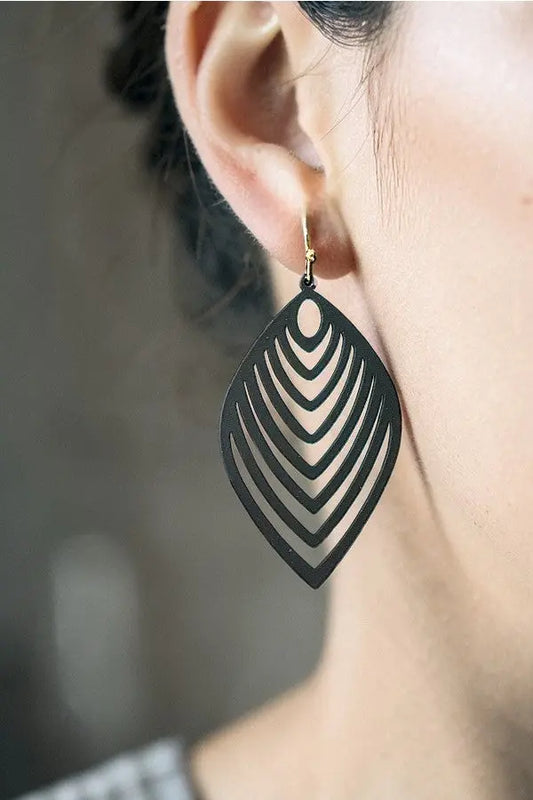 LEAF CUT OUT DROP EARRING - SweetShine c.o.c. 