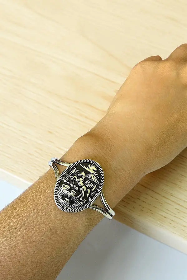 WESTERN ETCHED RUNNING HORSE CUFF BRACELET - SweetShine c.o.c. 